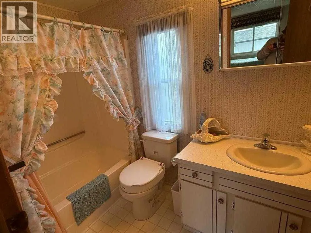 99 Arbour Lake Road Road NW