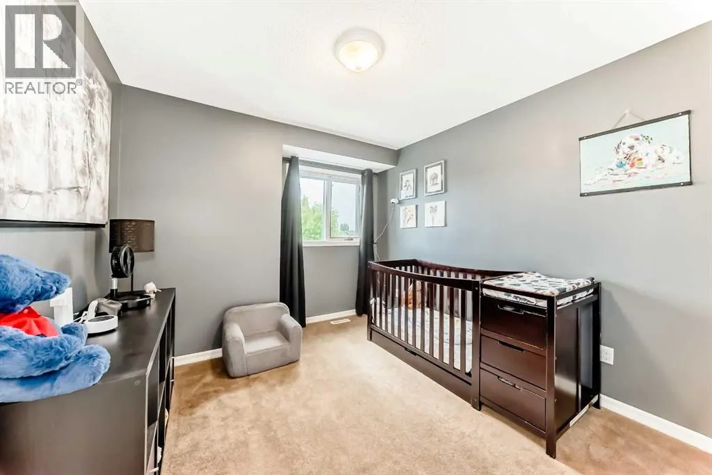 296 Lakeside Greens Crescent