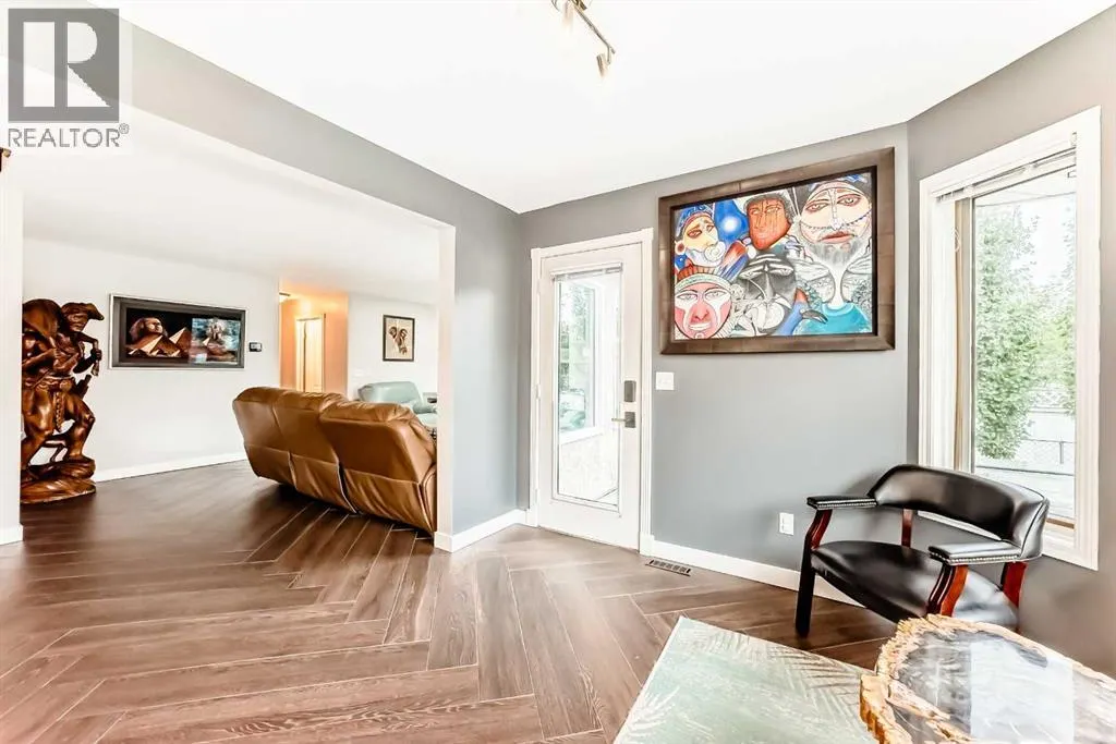 296 Lakeside Greens Crescent