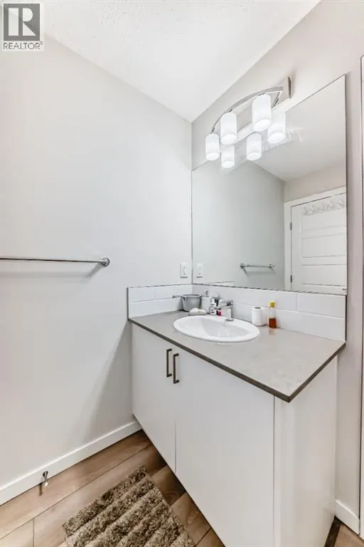 259 cranbrook Square SE