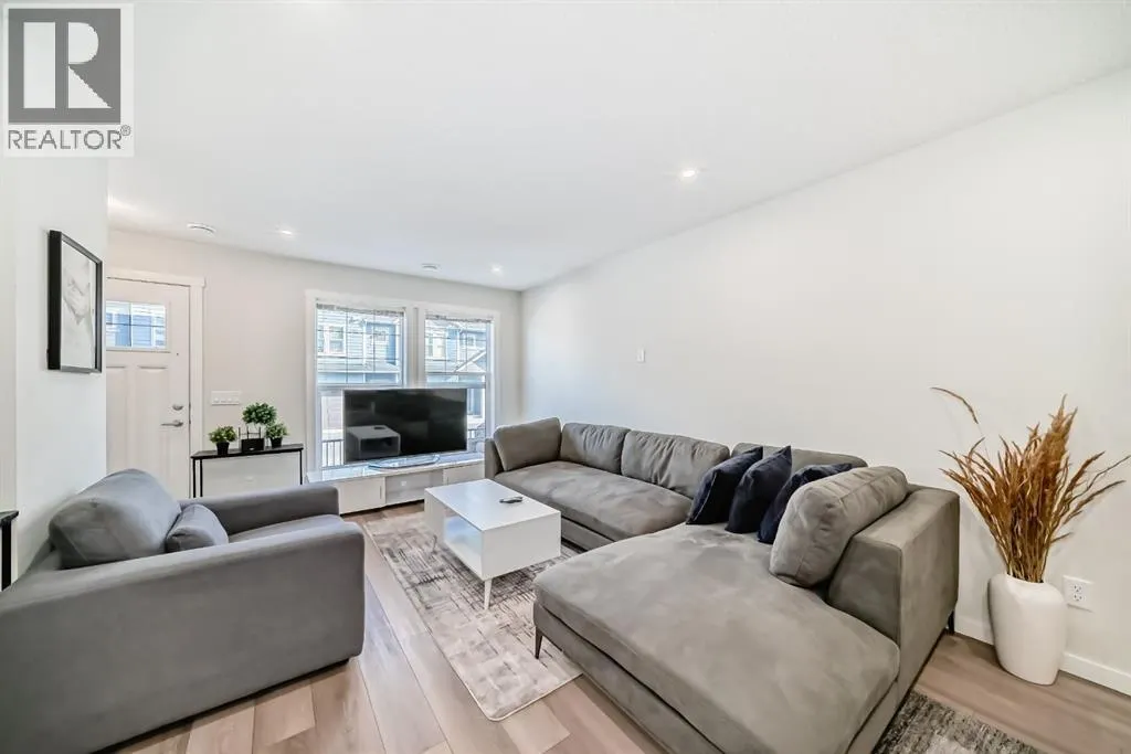 259 cranbrook Square SE
