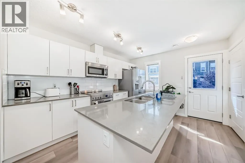 259 cranbrook Square SE