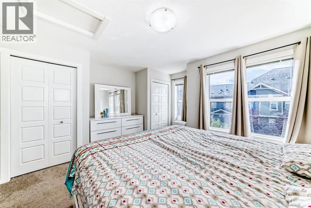 259 cranbrook Square SE