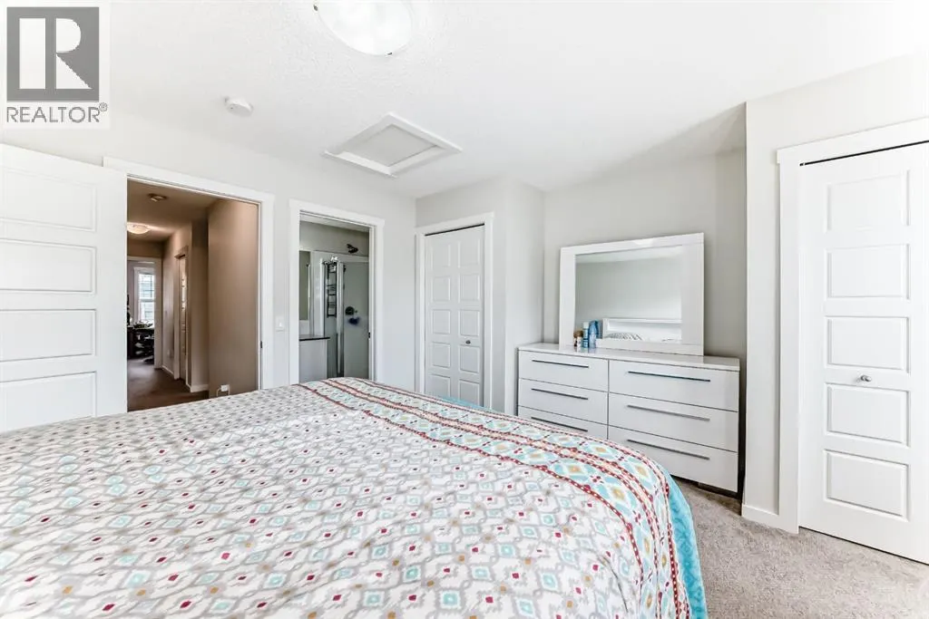 259 cranbrook Square SE