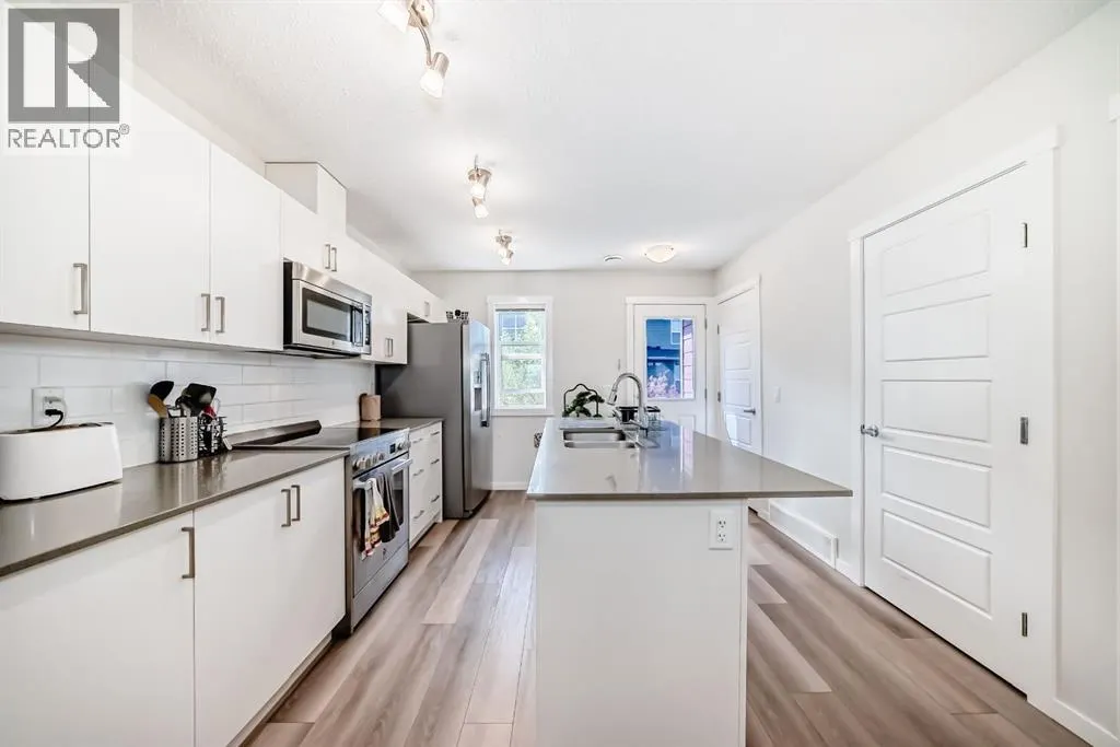 259 cranbrook Square SE