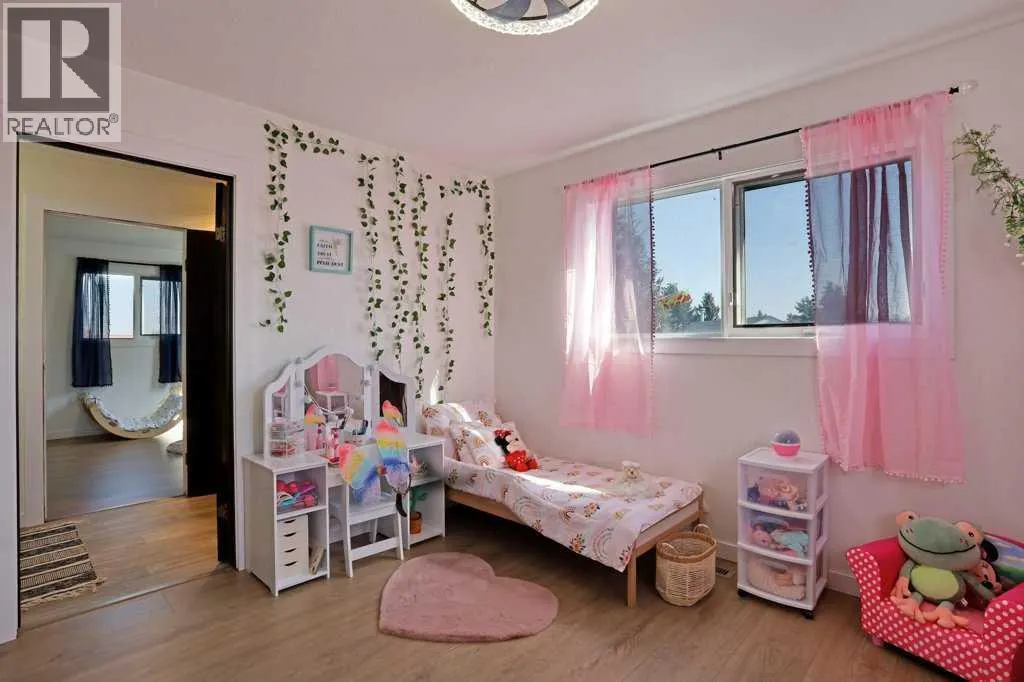 26 Princess Place W