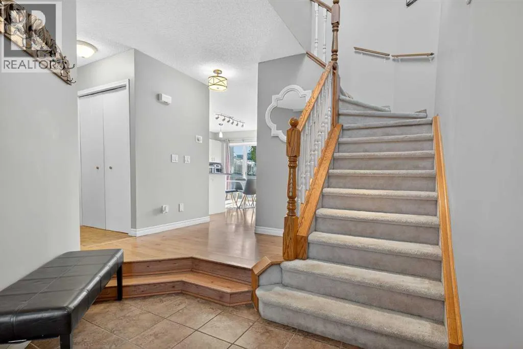 162 Mt Apex Crescent SE