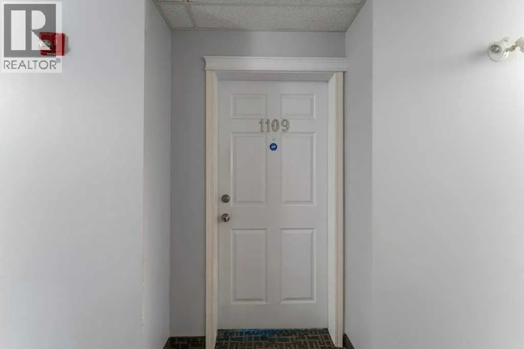 1109, 70 Panamount Drive NW