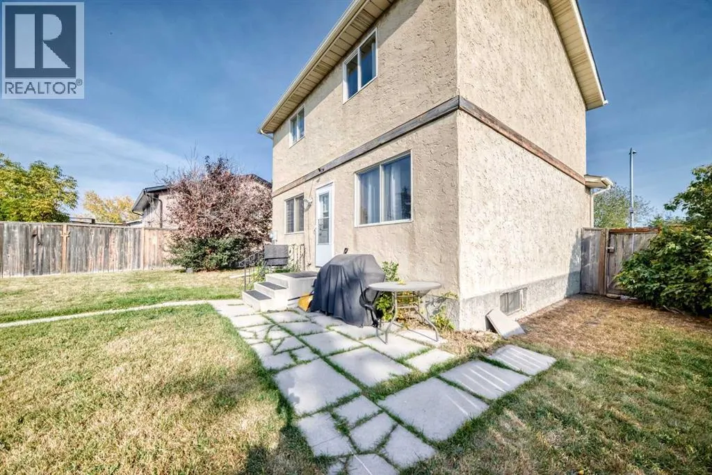 147 Castledale Way NE