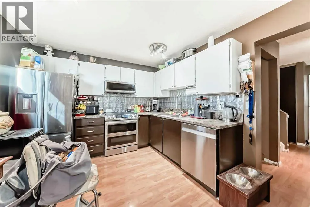 147 Castledale Way NE