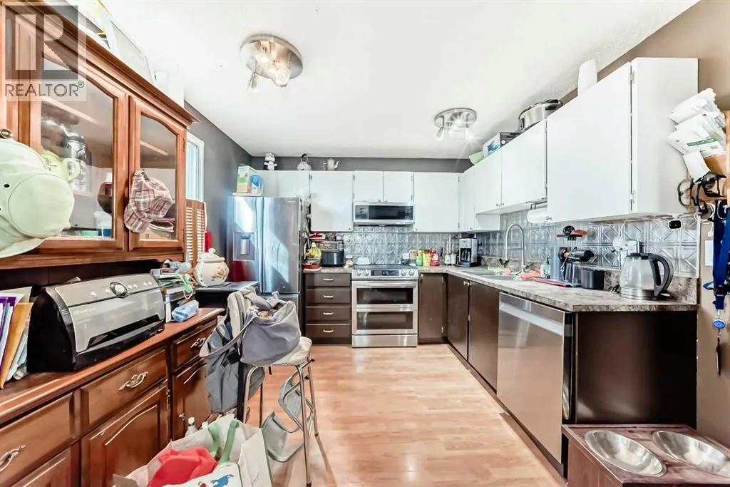 147 Castledale Way NE