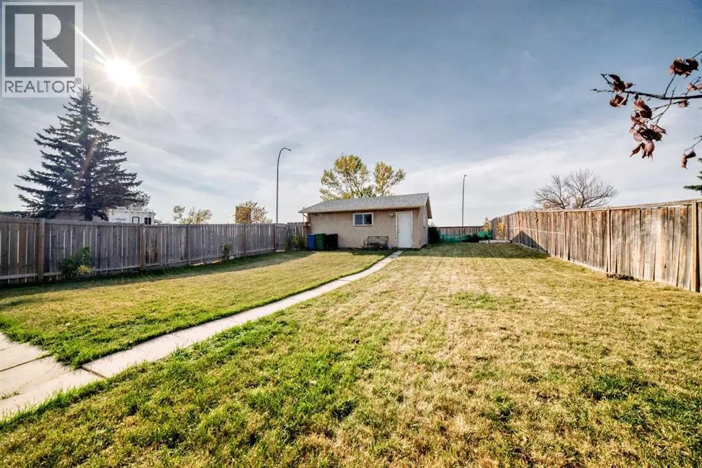 147 Castledale Way NE
