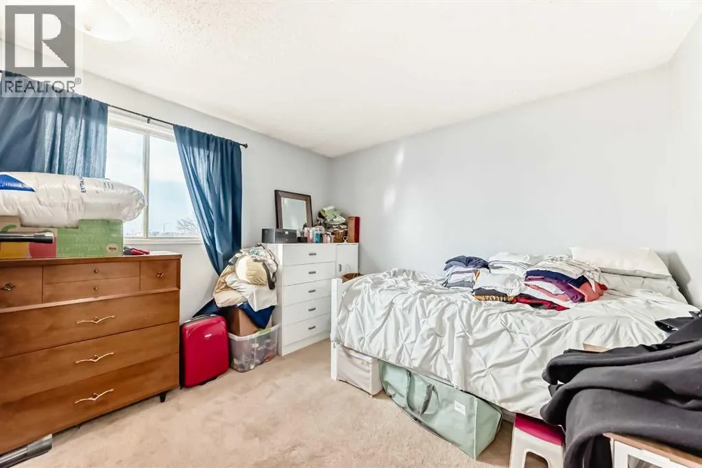 147 Castledale Way NE