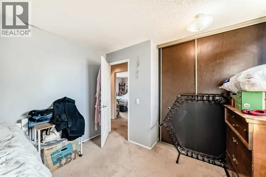 147 Castledale Way NE