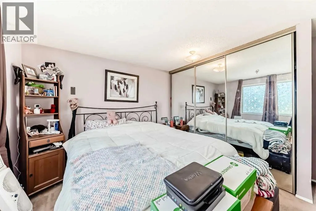 147 Castledale Way NE