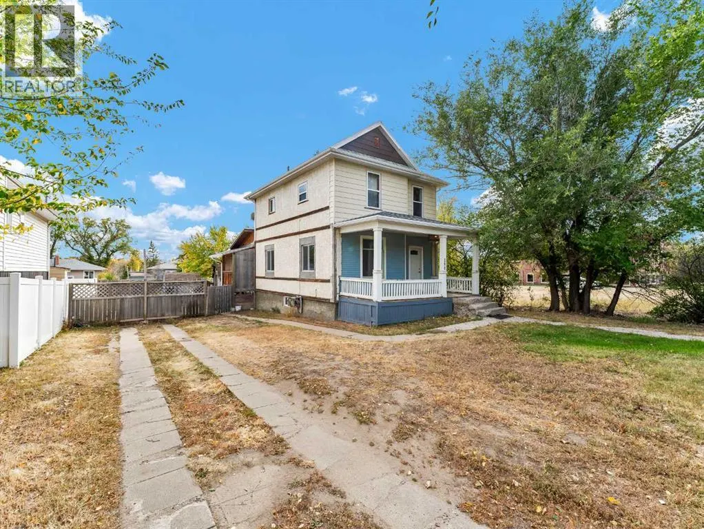 261 4 Street SW