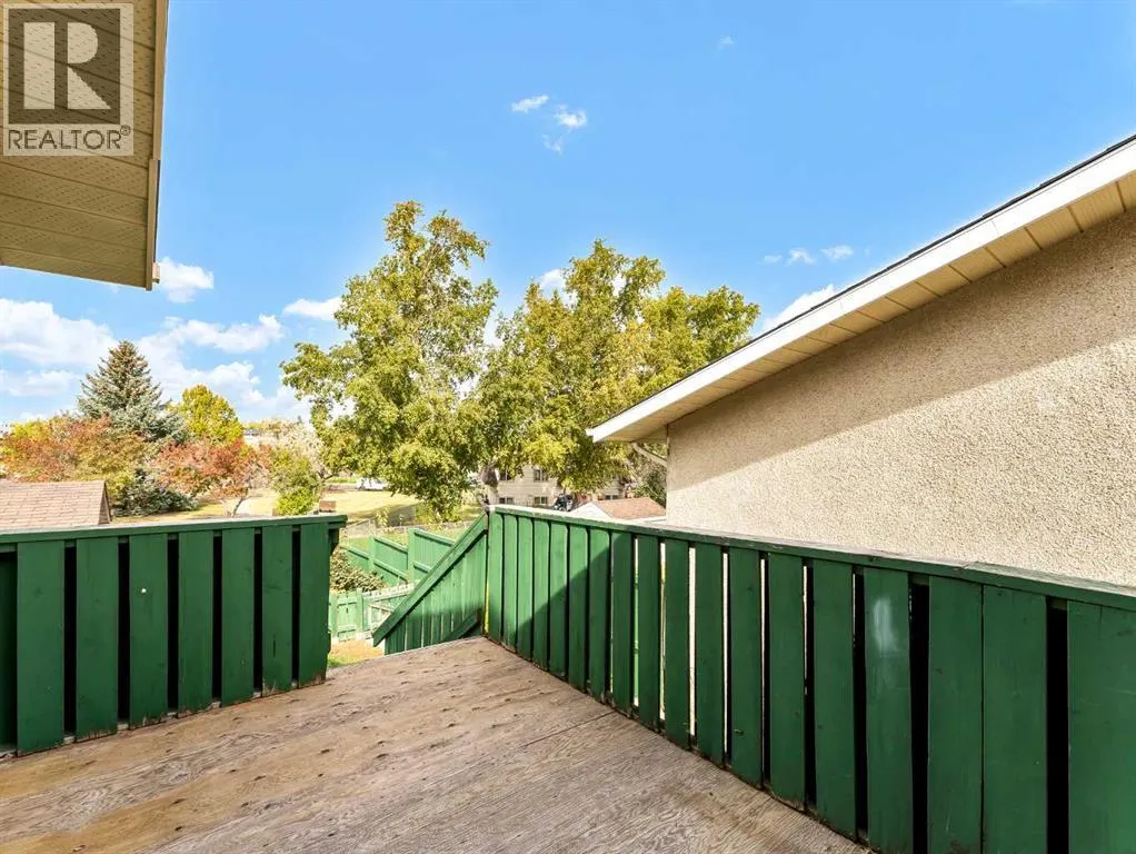 90 Simpson Crescent SE
