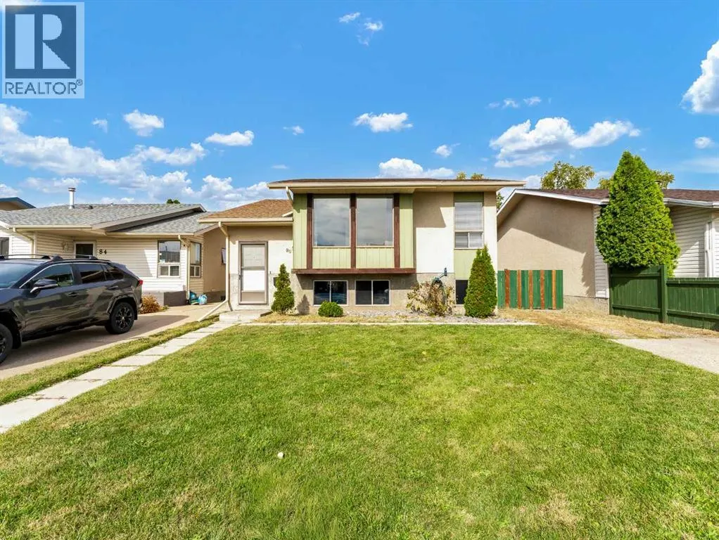 90 Simpson Crescent SE