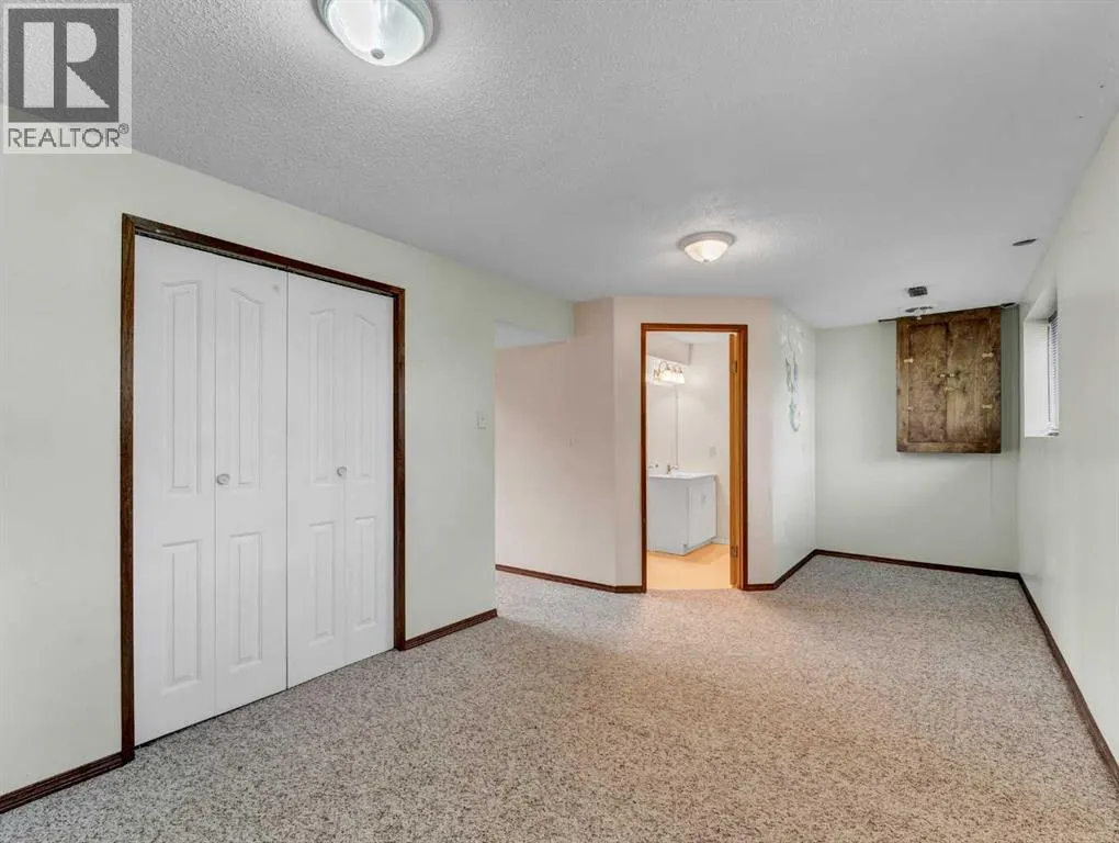 90 Simpson Crescent SE