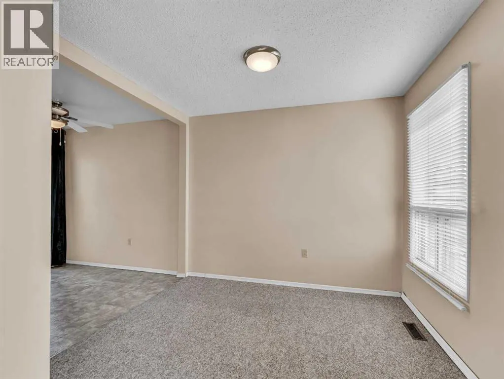 90 Simpson Crescent SE