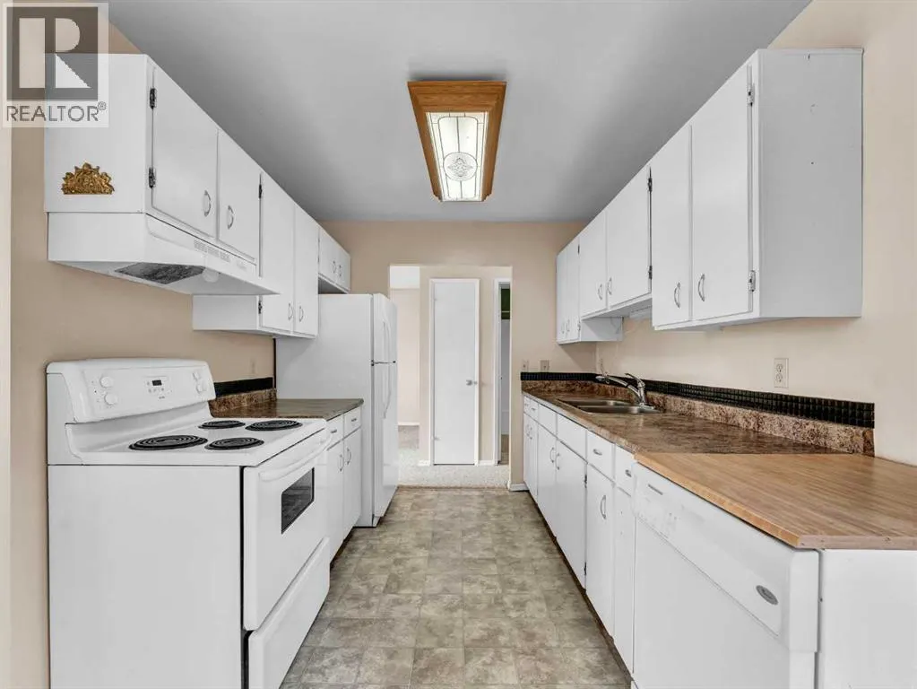 90 Simpson Crescent SE
