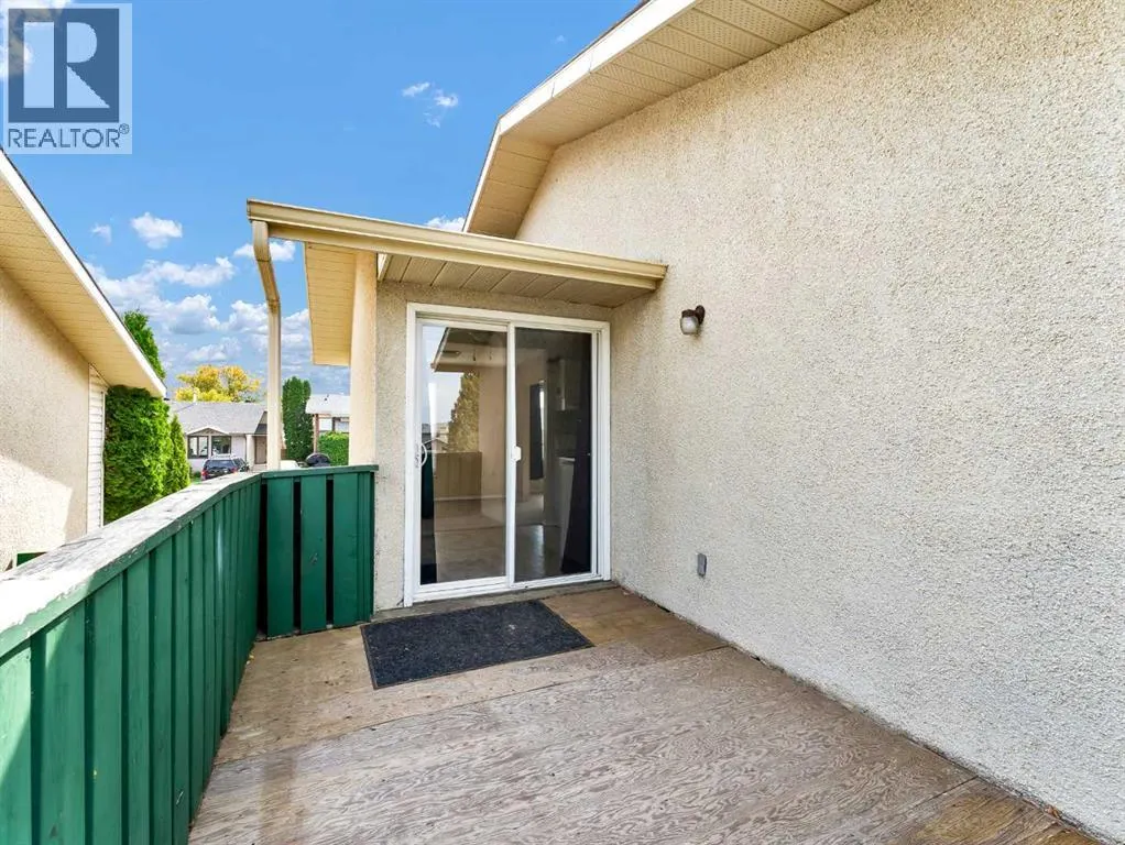 90 Simpson Crescent SE