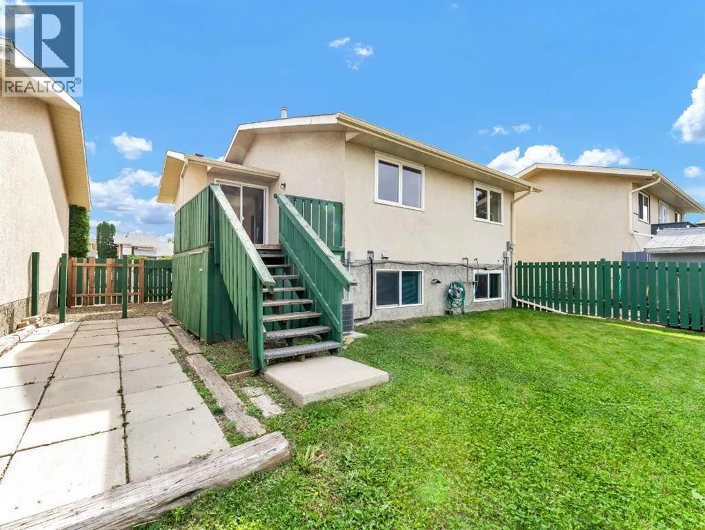 90 Simpson Crescent SE