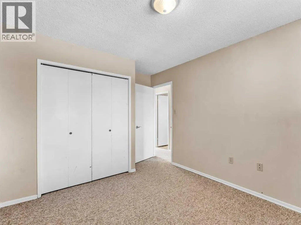 90 Simpson Crescent SE