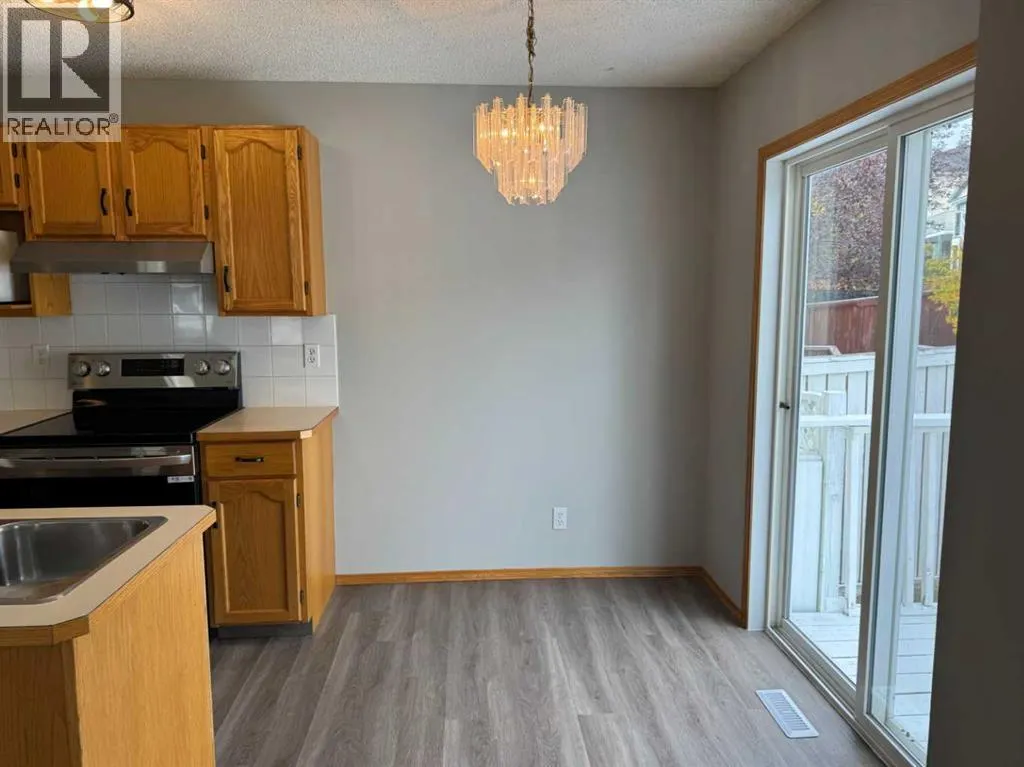 22 Arbour Butte Road NW