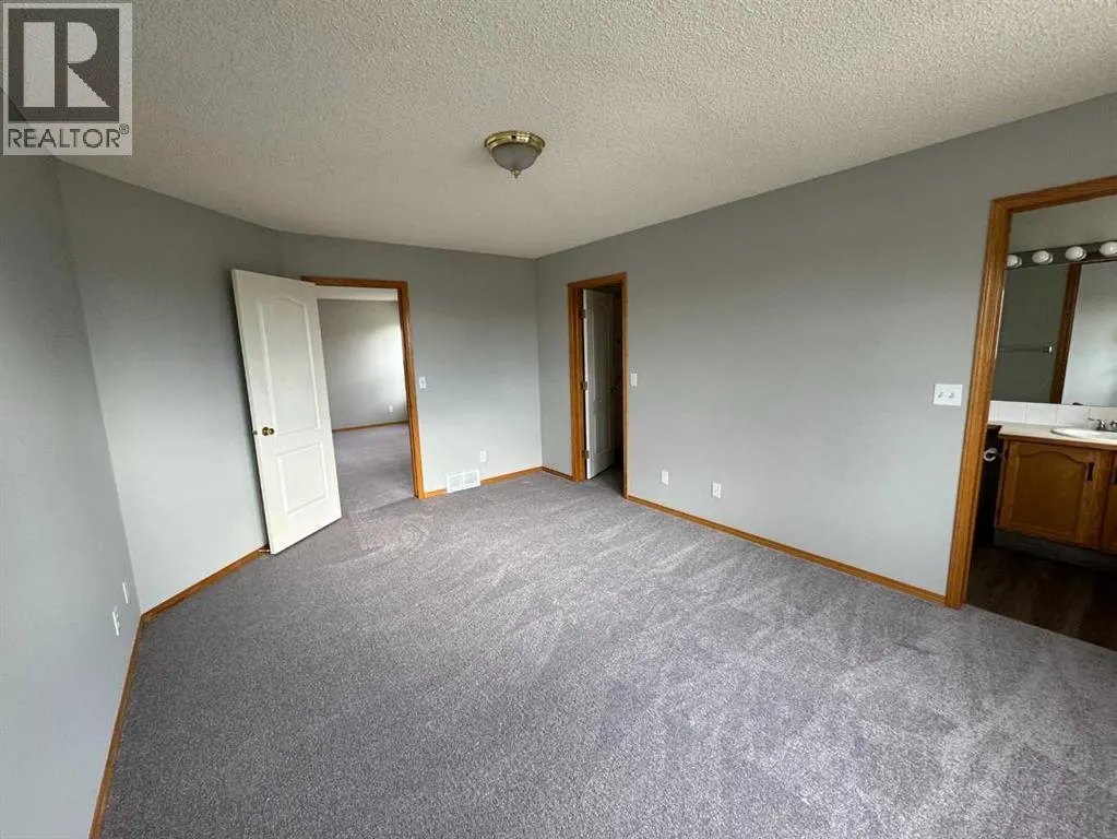 22 Arbour Butte Road NW