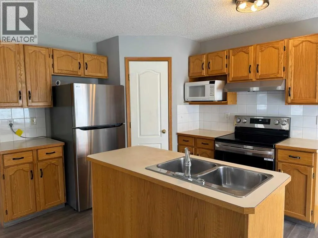 22 Arbour Butte Road NW