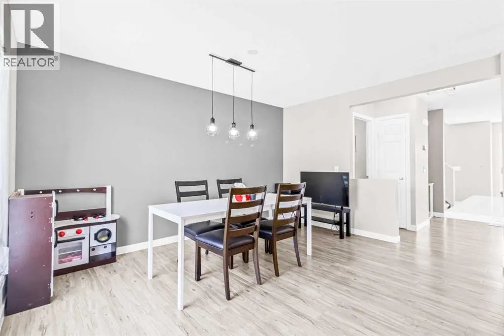 137 Covepark Crescent NE