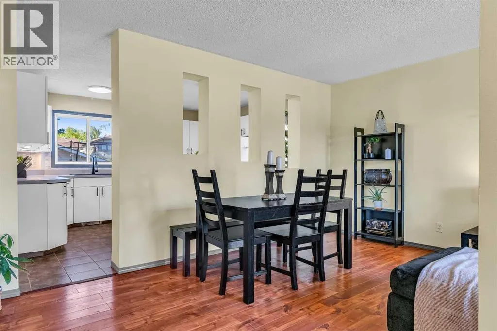 23 Riverbirch Place SE