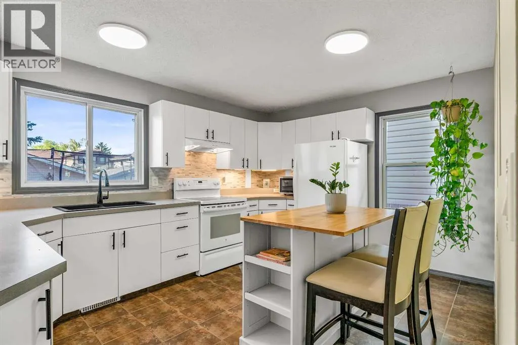 23 Riverbirch Place SE