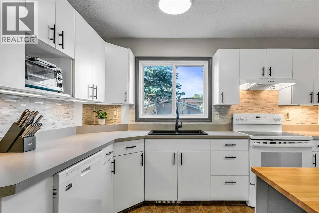 23 Riverbirch Place SE