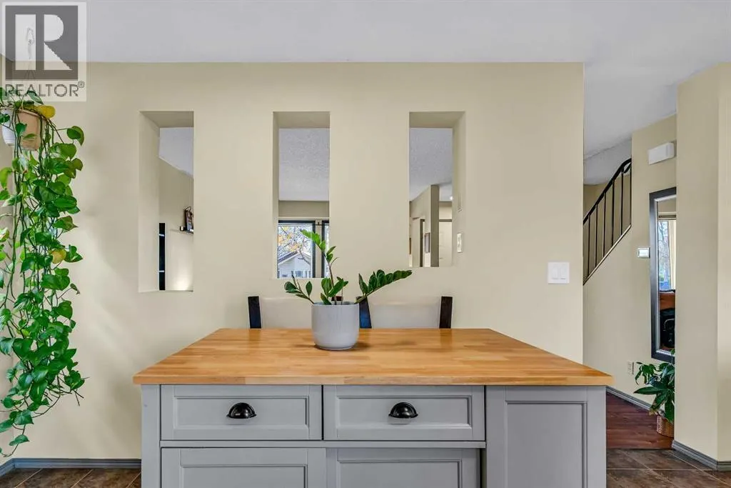 23 Riverbirch Place SE