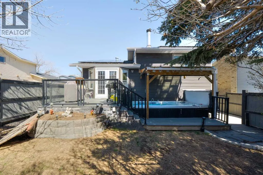 131 Macewan Meadow Way NW