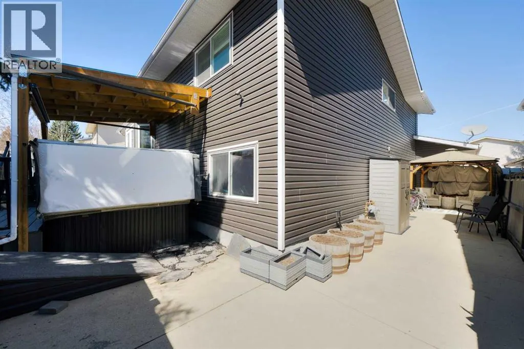 131 Macewan Meadow Way NW