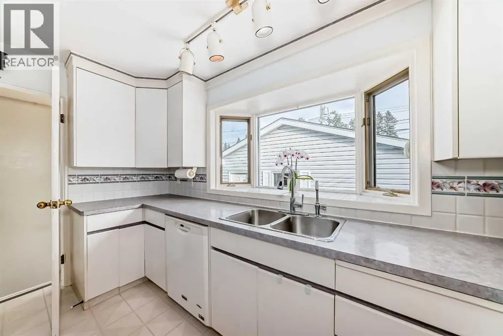 44 Gordon Drive SW
