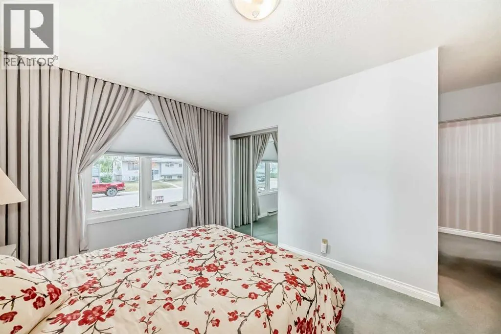 44 Gordon Drive SW