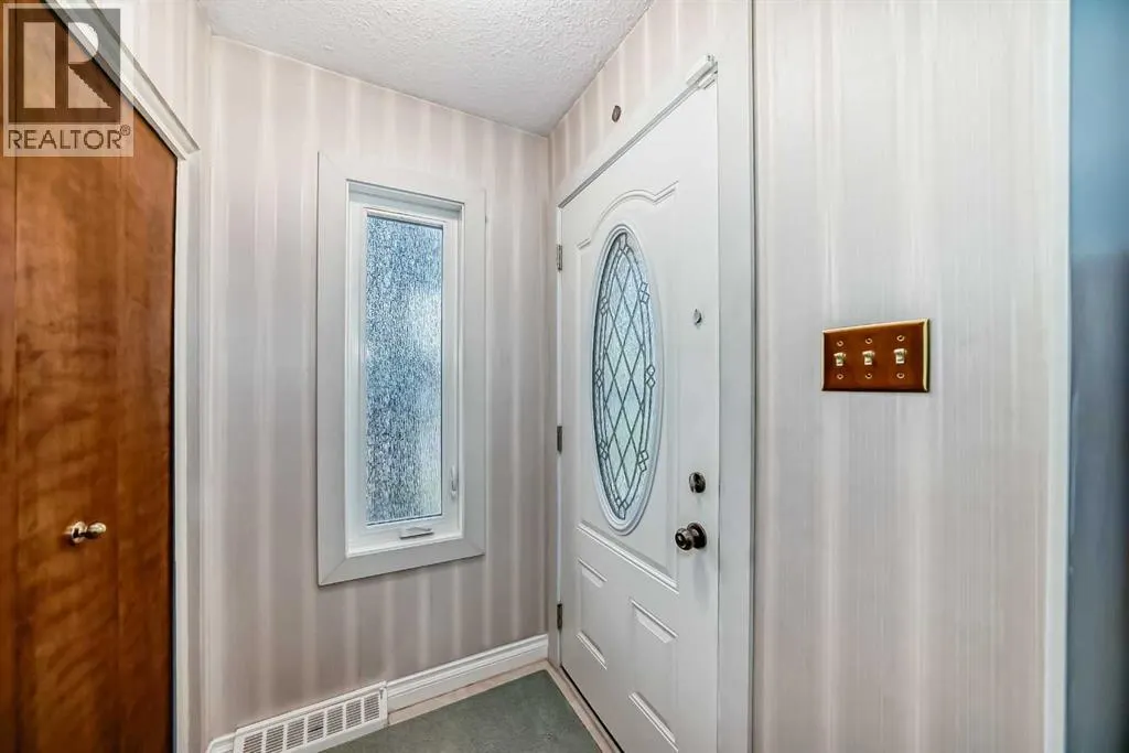 44 Gordon Drive SW