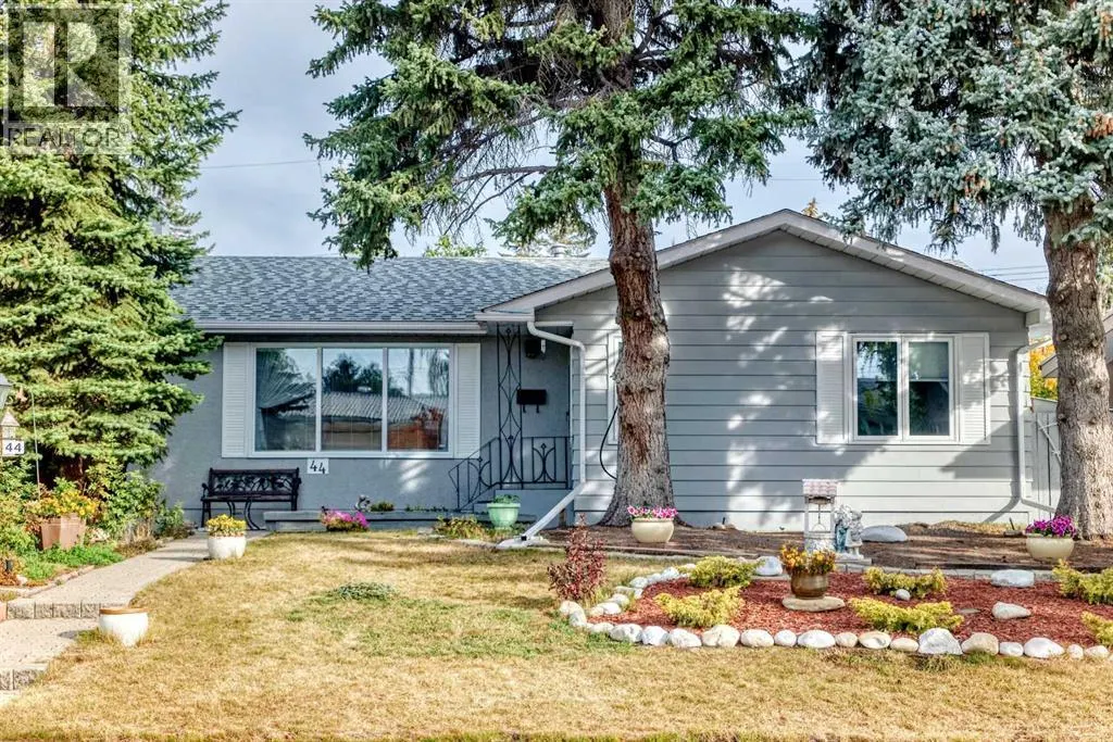 44 Gordon Drive SW