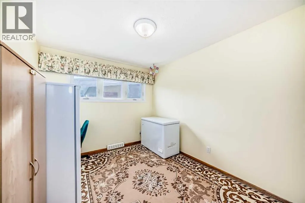 44 Gordon Drive SW
