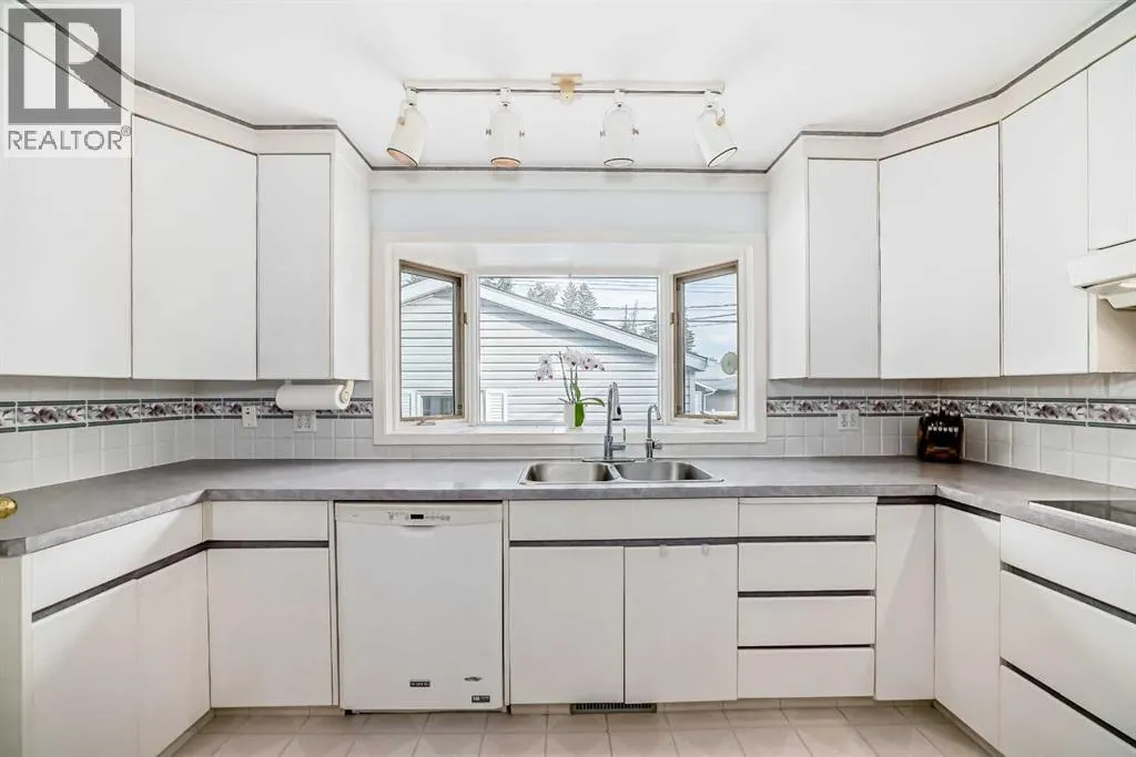44 Gordon Drive SW