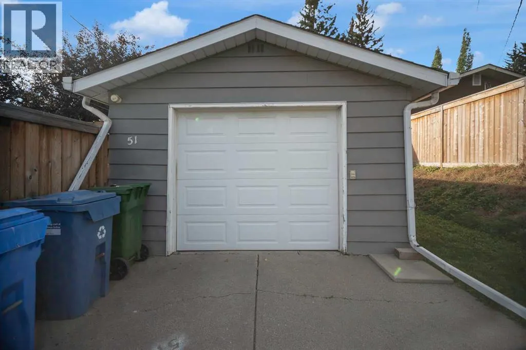 51 Hazelwood Crescent SW