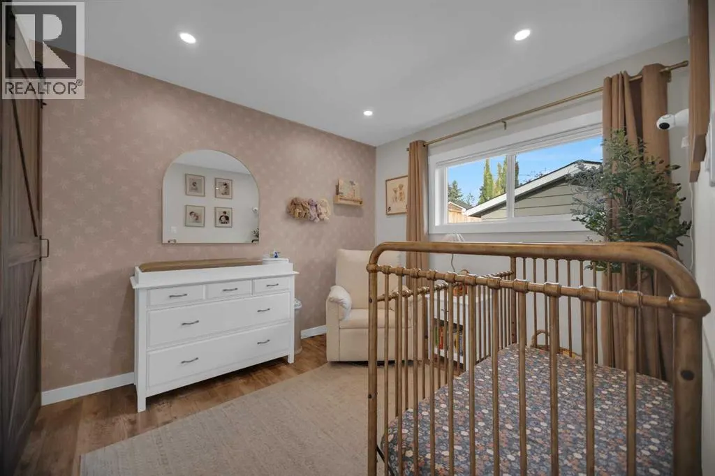 51 Hazelwood Crescent SW