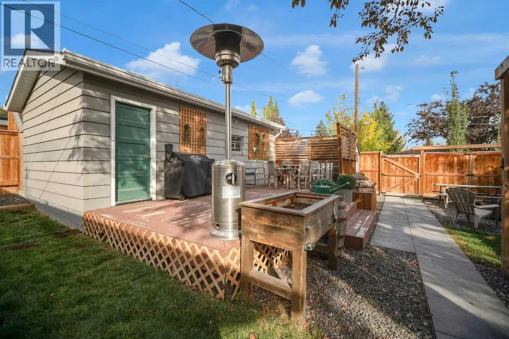 51 Hazelwood Crescent SW