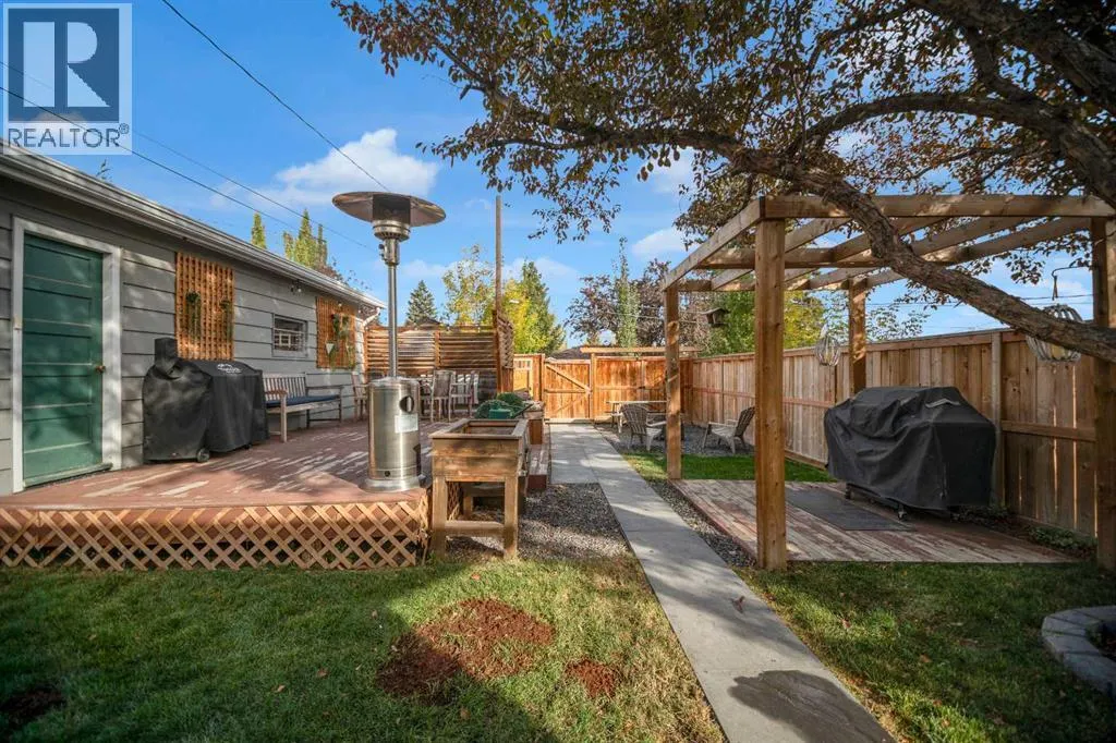 51 Hazelwood Crescent SW