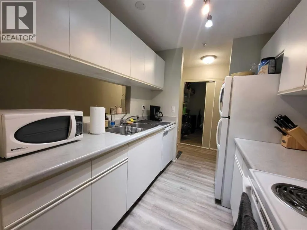113, 485 Redcrow Boulevard W