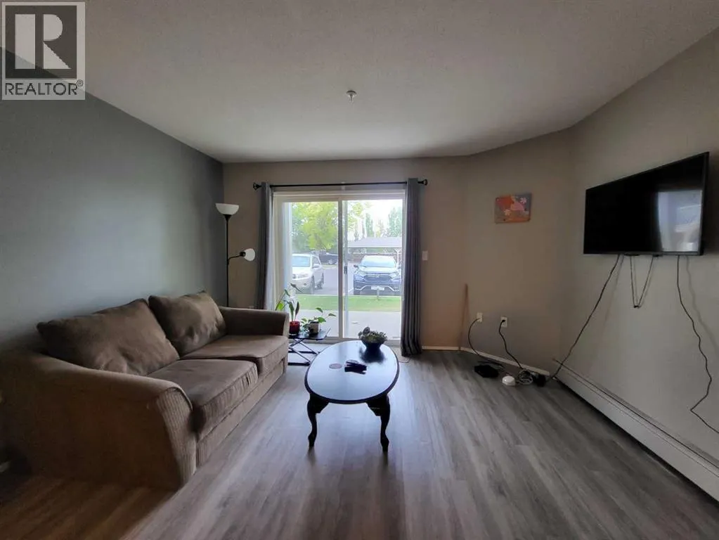 113, 485 Redcrow Boulevard W